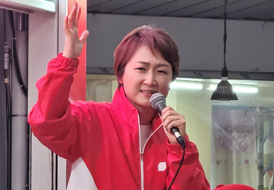 국민의힘 부산 남구갑 당협위원장을 맡은 이언주 전 의원.<이언주 전 국회의원 페이스북 사진>